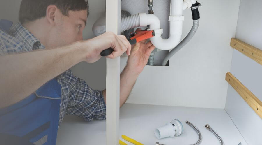 Local expert plumbing services in Ladora, IA